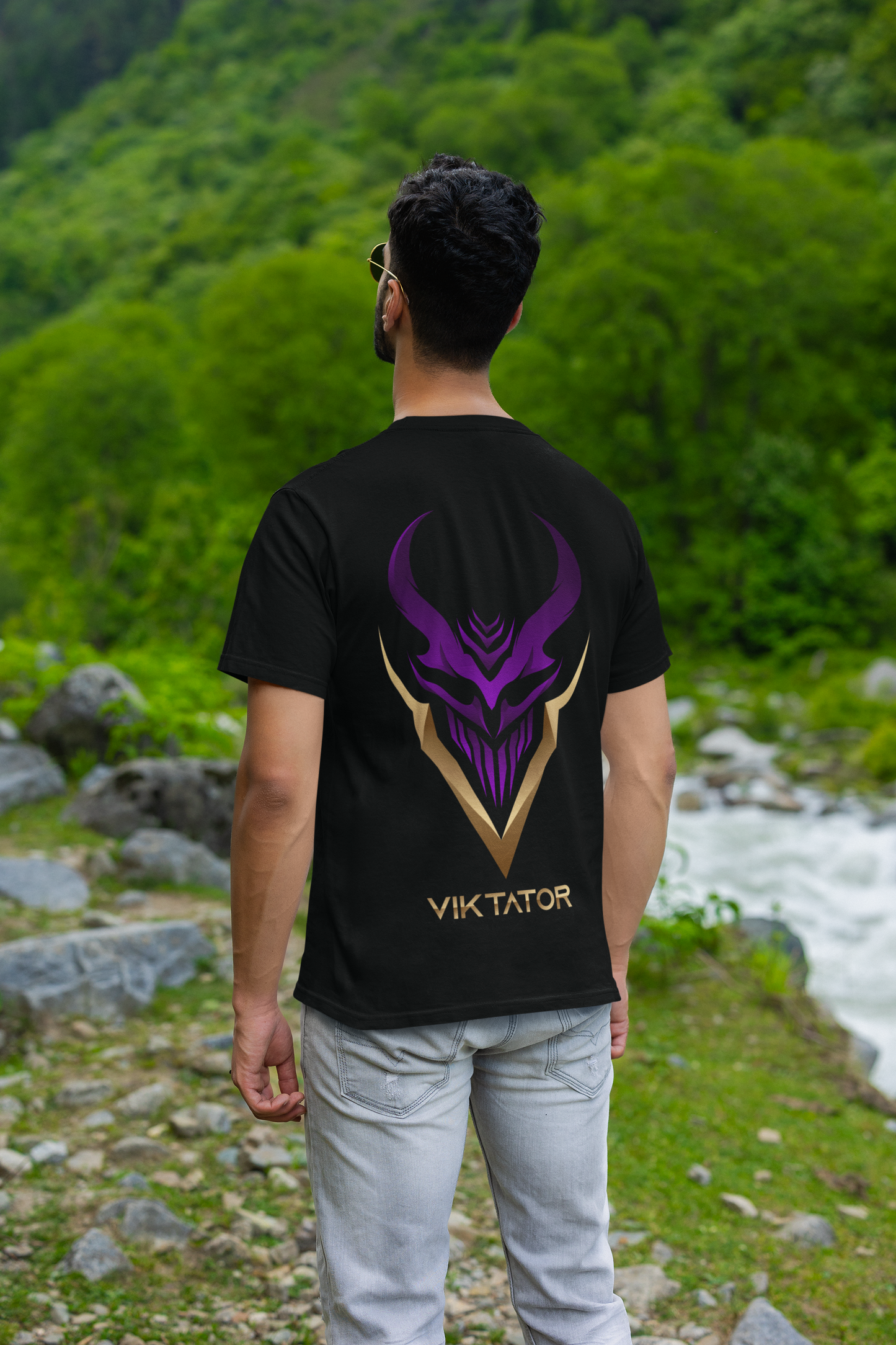 Viktator Simple - Unisex T-Shirt